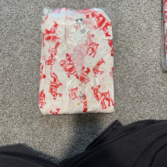 Old Navy Christmas Pajama Set - Picture 4 of 5